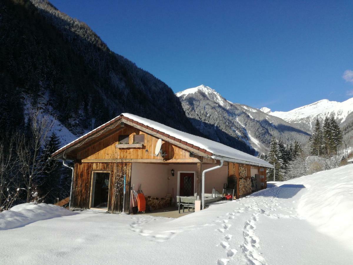Ferienhaus Am Wallnerhof Flattach Bagian luar foto